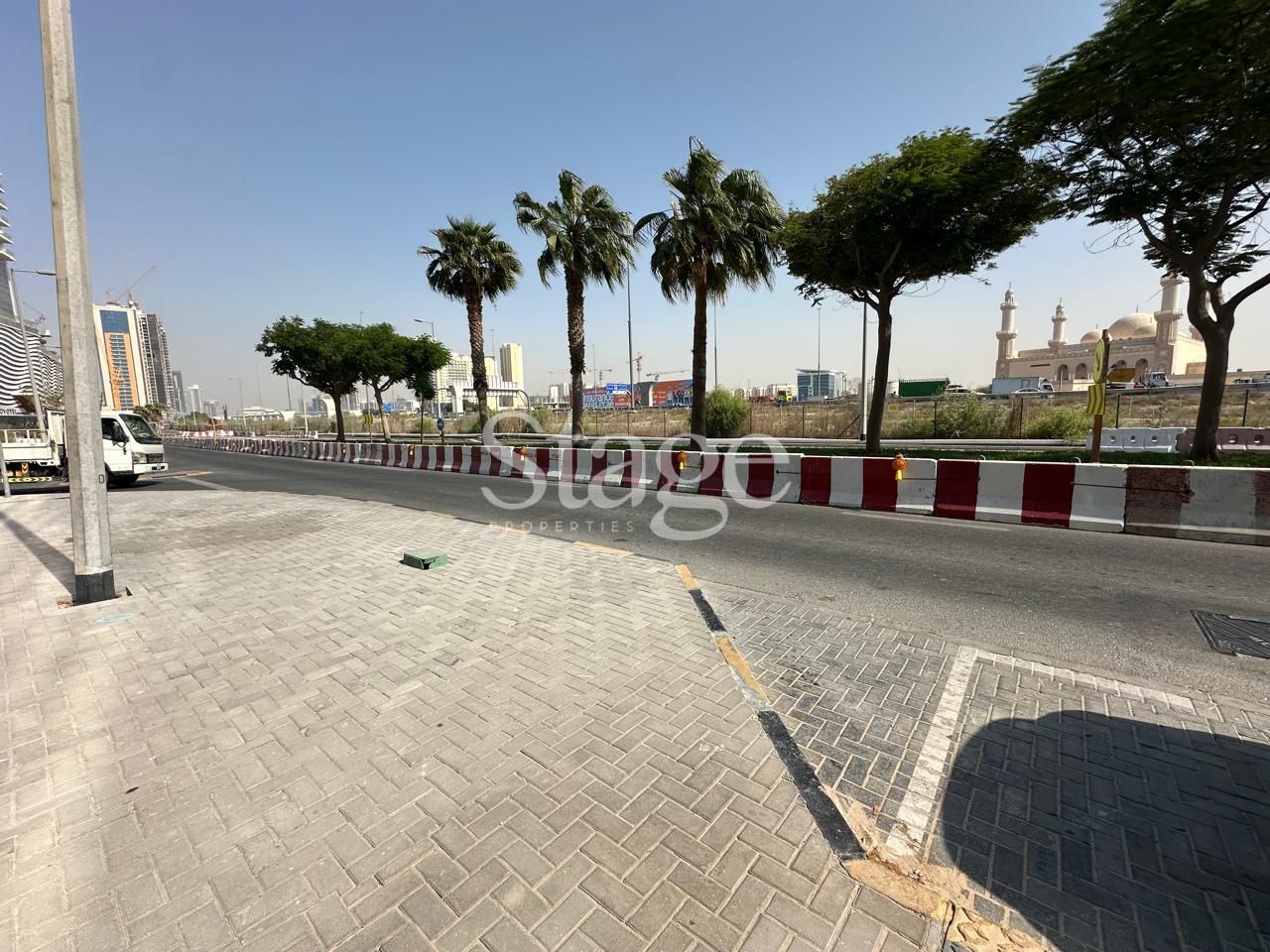 محل للبيع في Jumeirah Village Circle، Dubai SH9218S