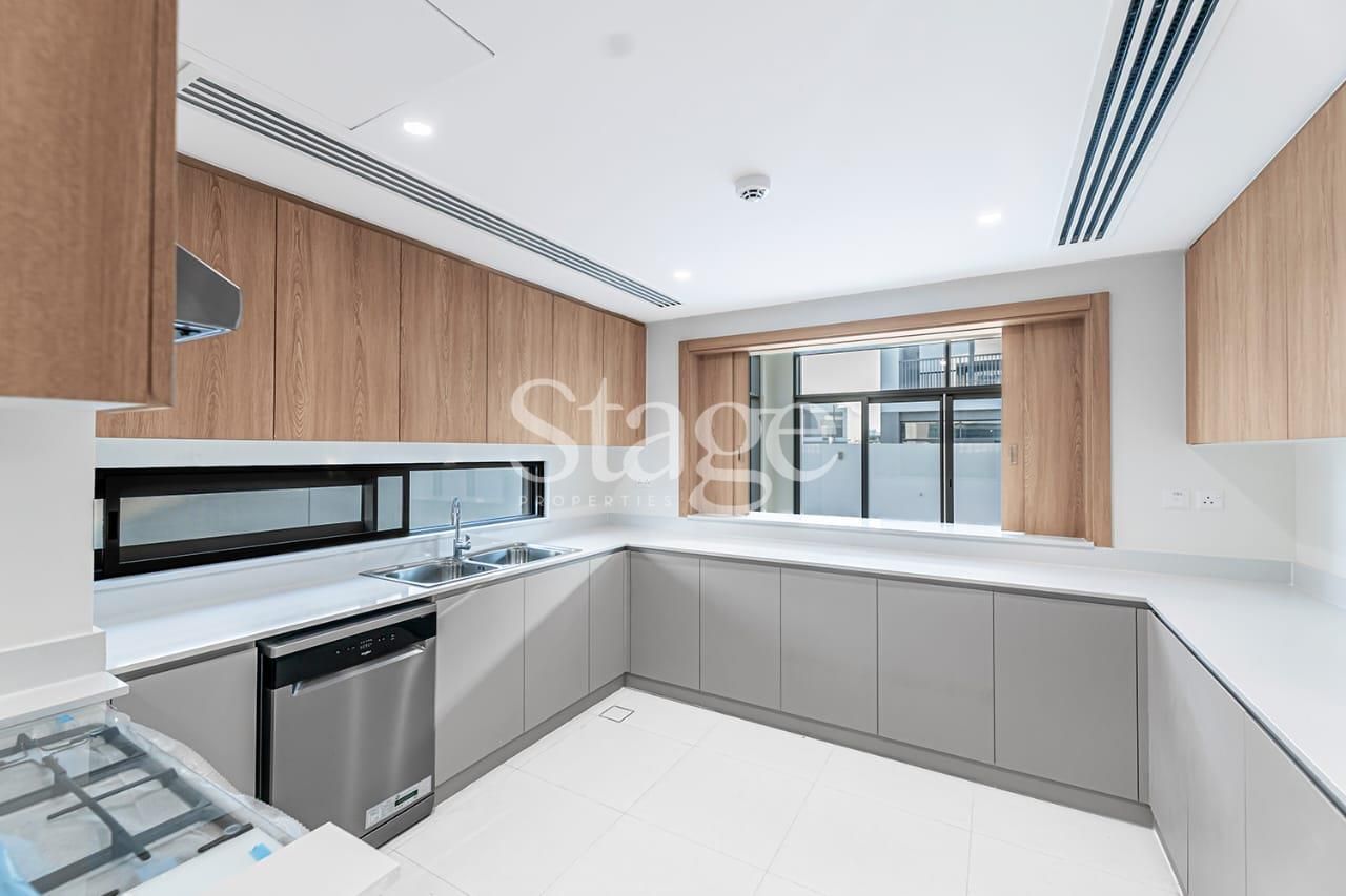 5 bedrooms common for Rent in Dubai South (Dubai World Central), Dubai VI8489L