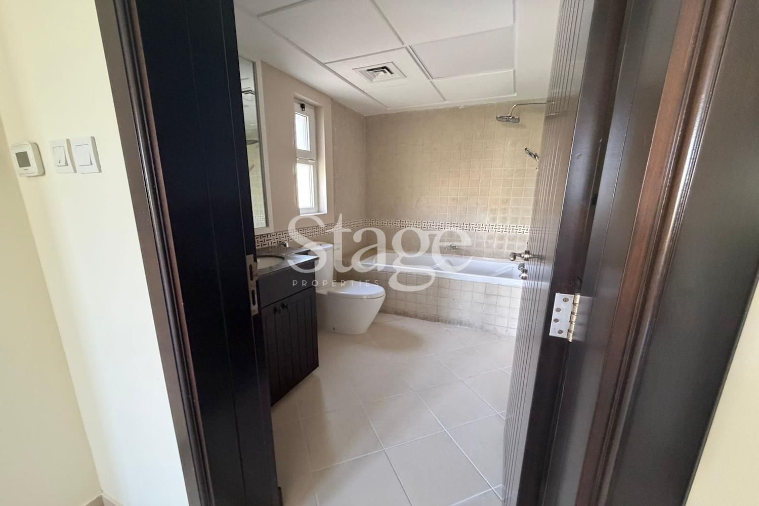 2 bedrooms apartment for Rent in Dubai Land, Dubai AP9775L