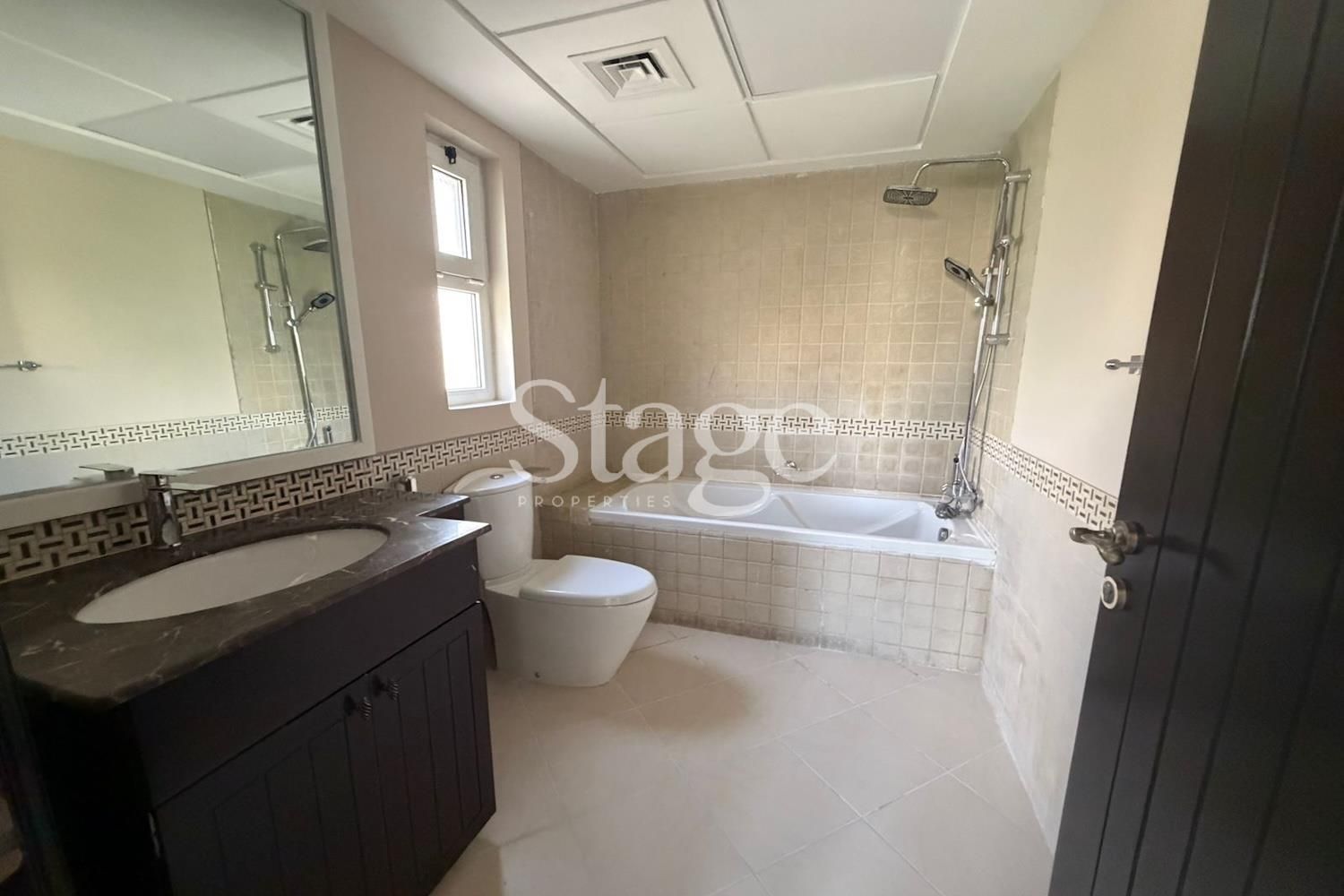 2 bedrooms apartment for Rent in Dubai Land, Dubai AP9775L
