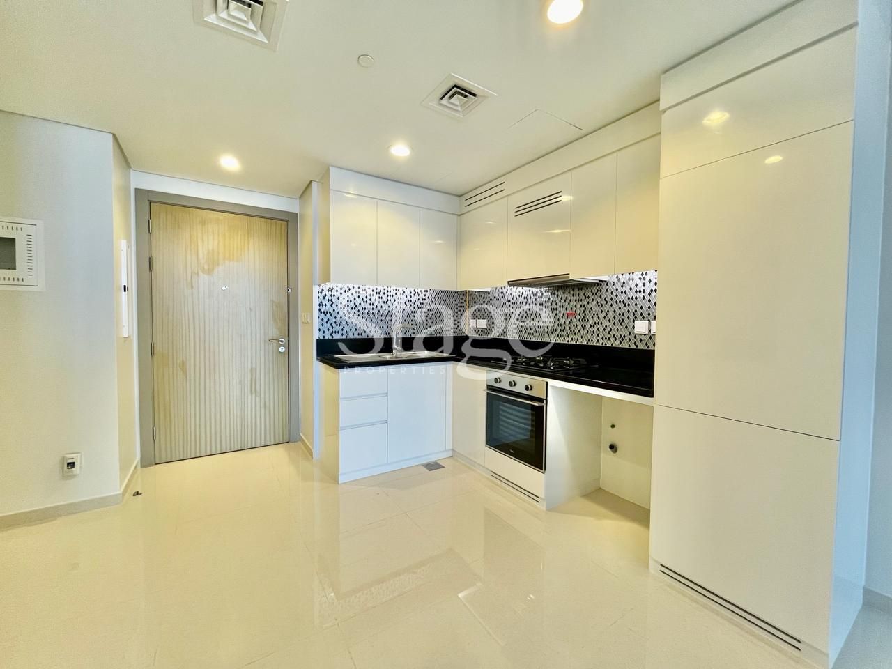 2 bedrooms apartment for Rent in Business Bay, Dubai AP10023L