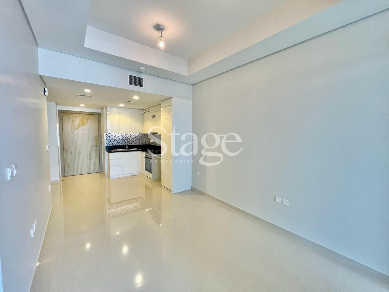 2 bedrooms apartment for Rent in Business Bay, Dubai AP10023L