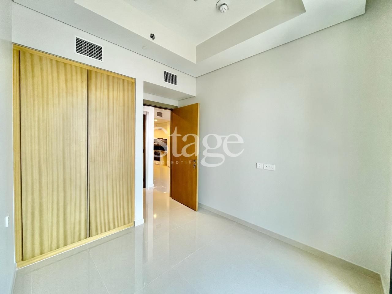 2 bedrooms apartment for Rent in Business Bay, Dubai AP10023L