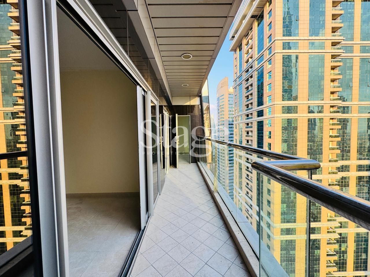 2 bedrooms apartment for Rent in Jumeirah Lake Towers, Dubai AP10000L