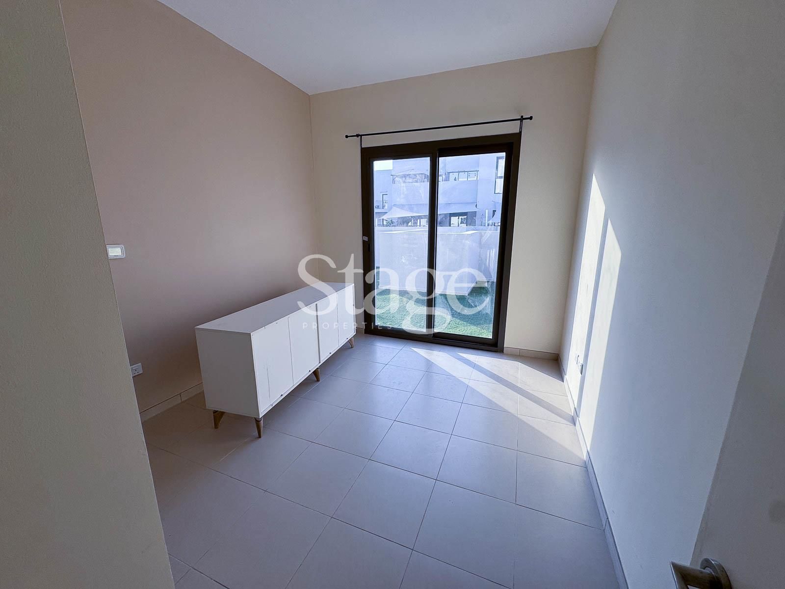 3 bedrooms apartment for Rent in Town Square, Dubai AP10080L