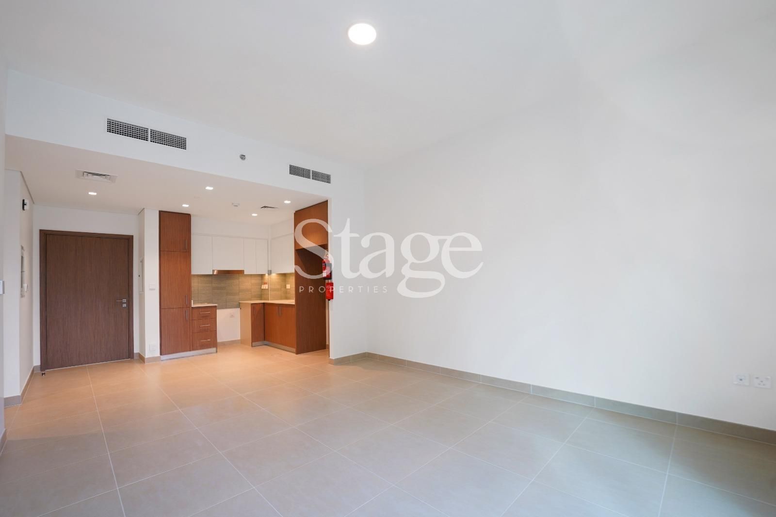 شقة من غرفتي نوم للإيجار في Mina Rashid، Dubai AP10204L
