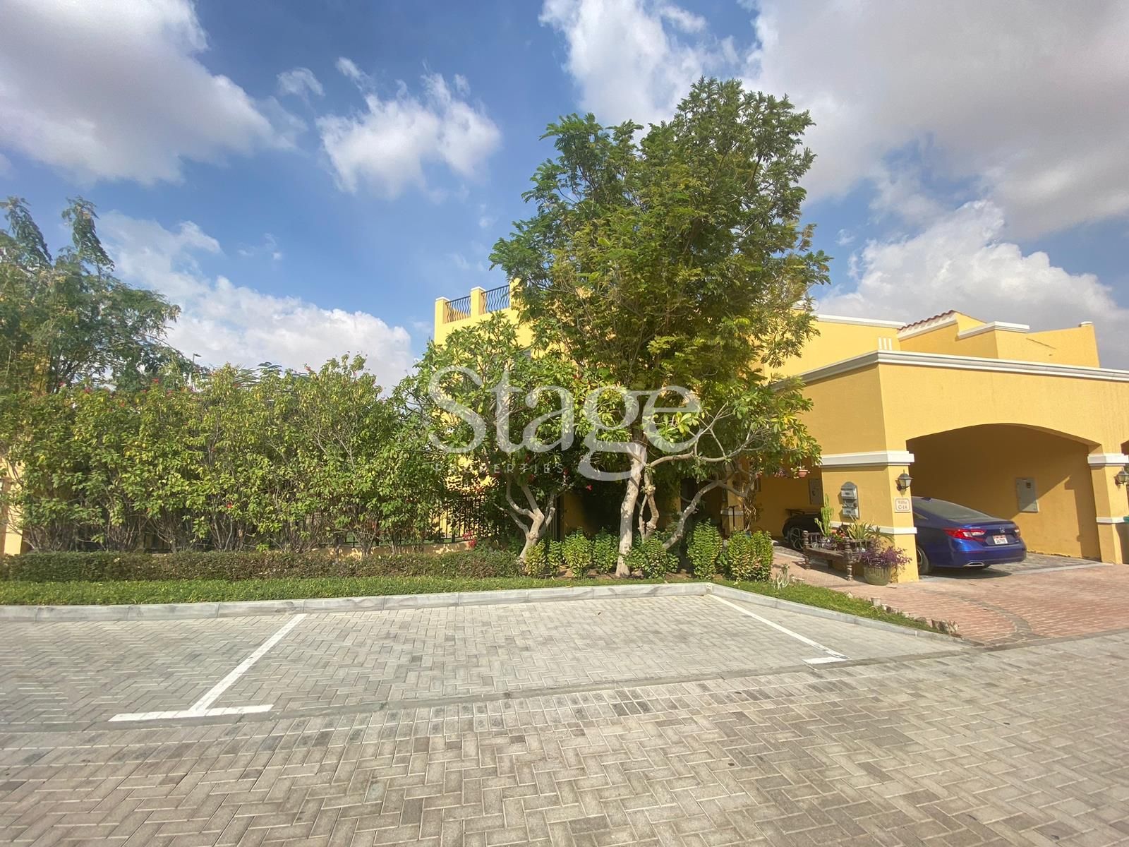 3 bedrooms Villas for Sale in Dubai Land, Dubai VI8425S