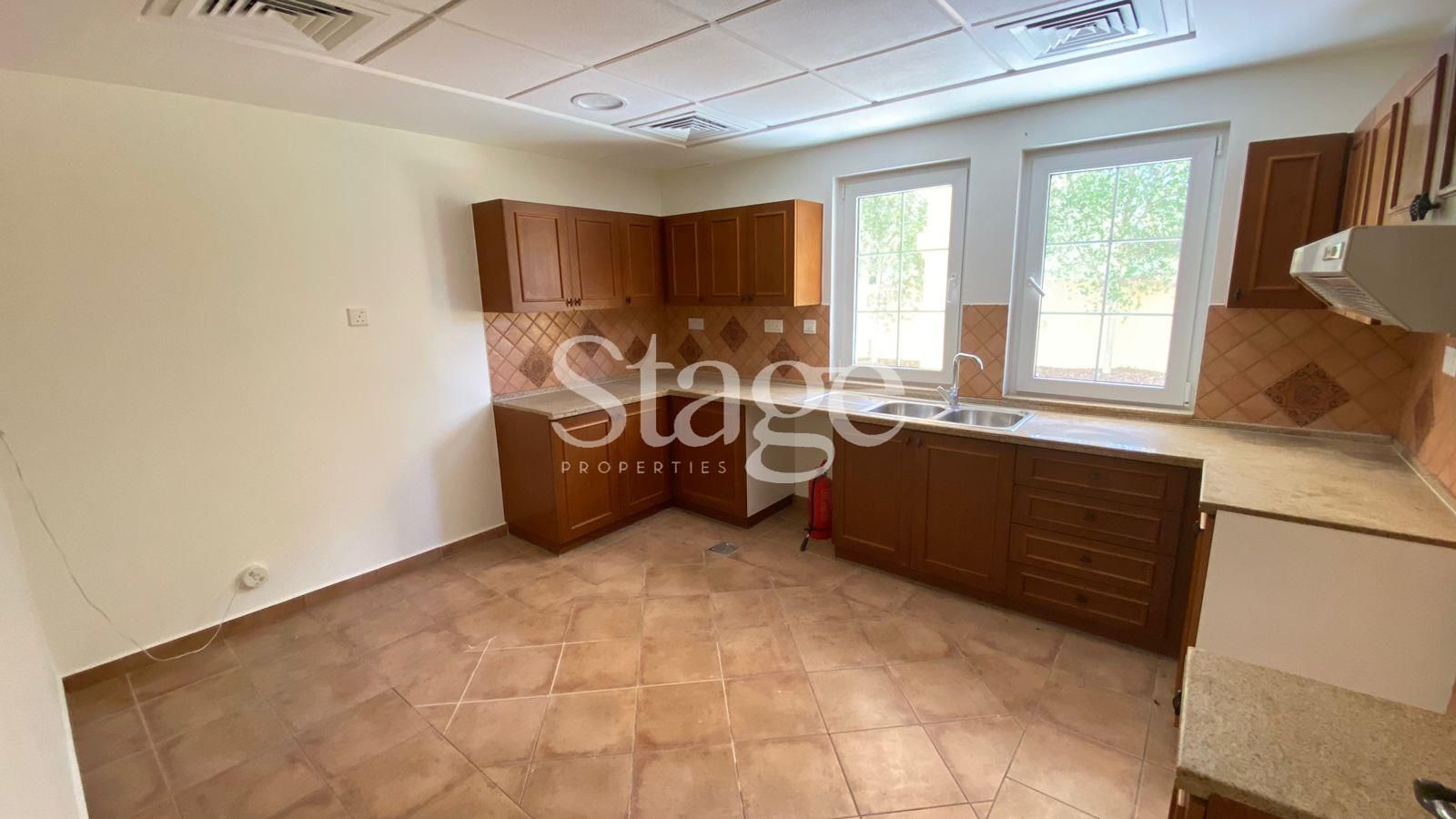 3 bedrooms Villas for Sale in Dubai Land, Dubai VI8425S