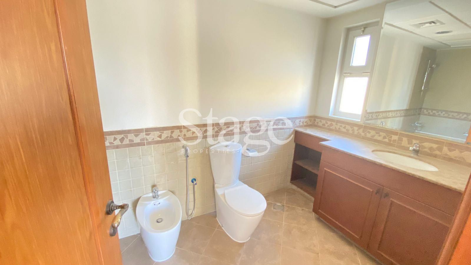 3 bedrooms Villas for Sale in Dubai Land, Dubai VI8425S