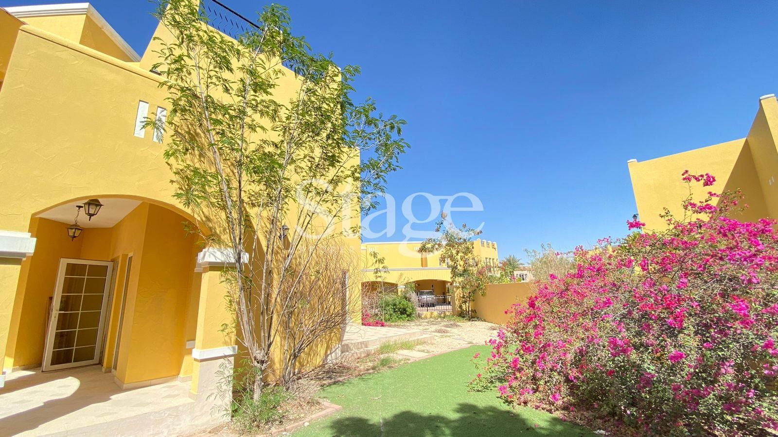 3 bedrooms Villas for Sale in Dubai Land, Dubai VI8425S