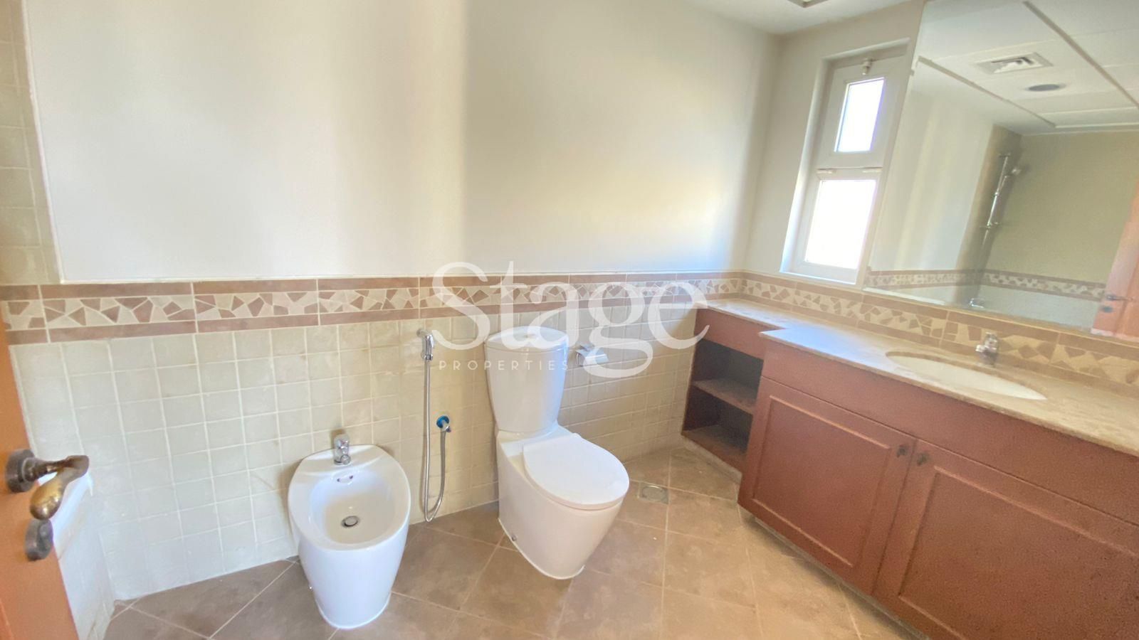 3 bedrooms Villas for Sale in Dubai Land, Dubai VI8425S