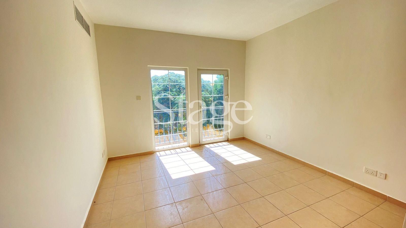 3 bedrooms Villas for Sale in Dubai Land, Dubai VI8425S