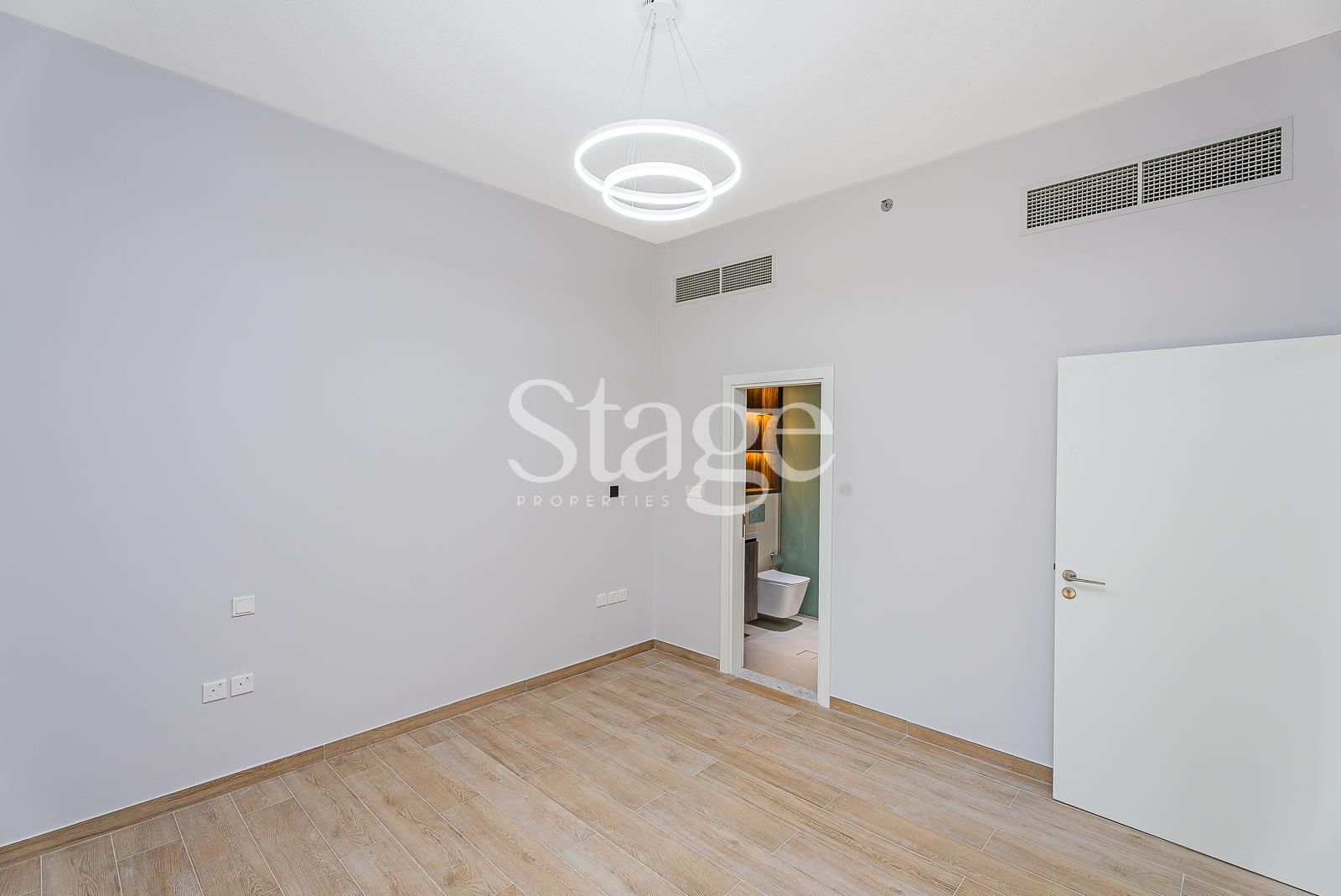 1 bedroom apartment for Sale in Business Bay, Dubai AP9379S