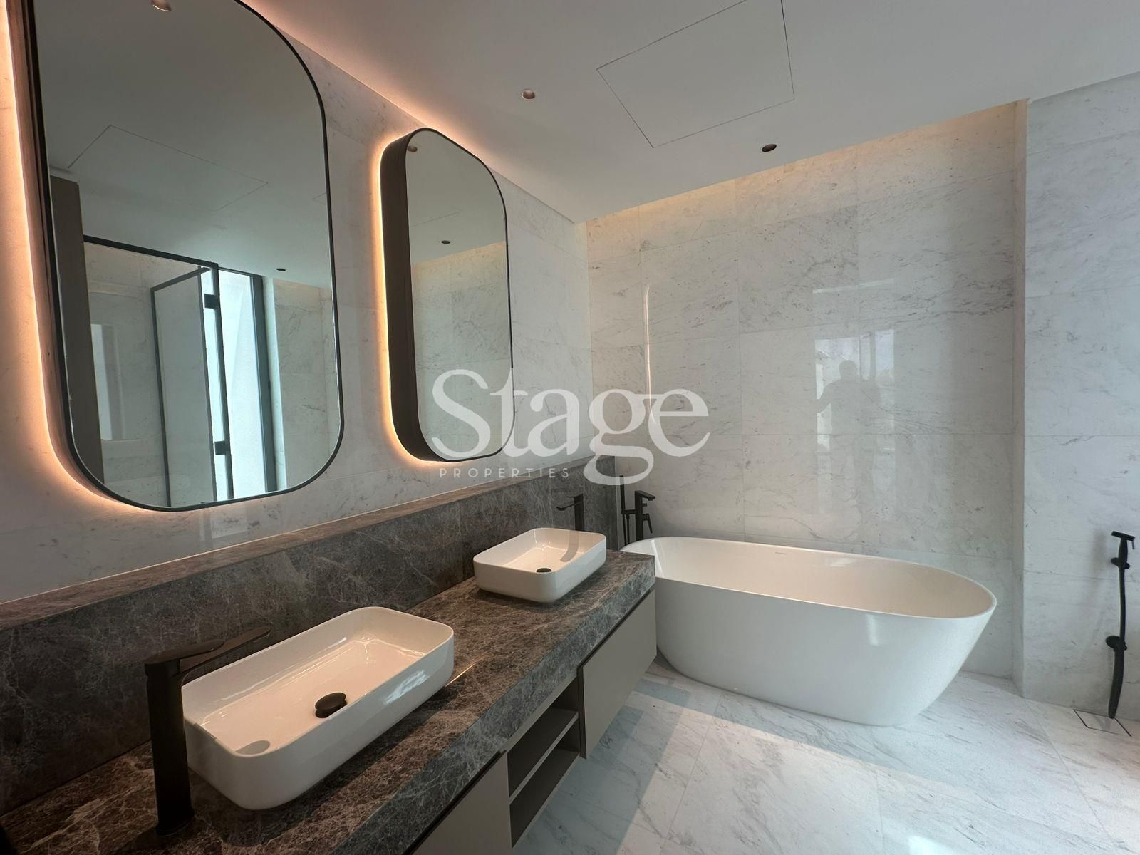 فيلا من ٥ غرف نوم للإيجار في Tilal Al Ghaf، Dubai VI7879L