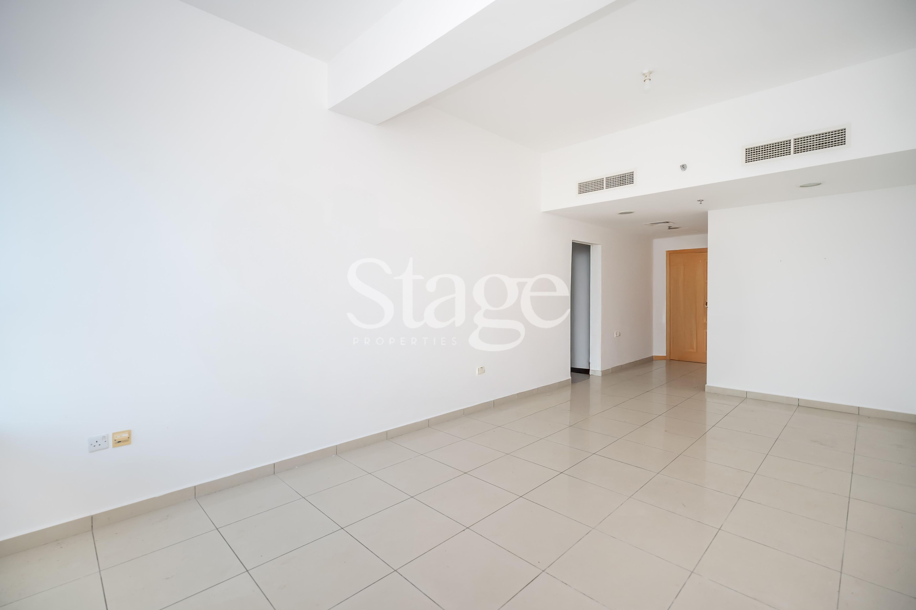 1 bedroom apartment for Sale in Jumeirah Lake Towers, Dubai AP7419S
