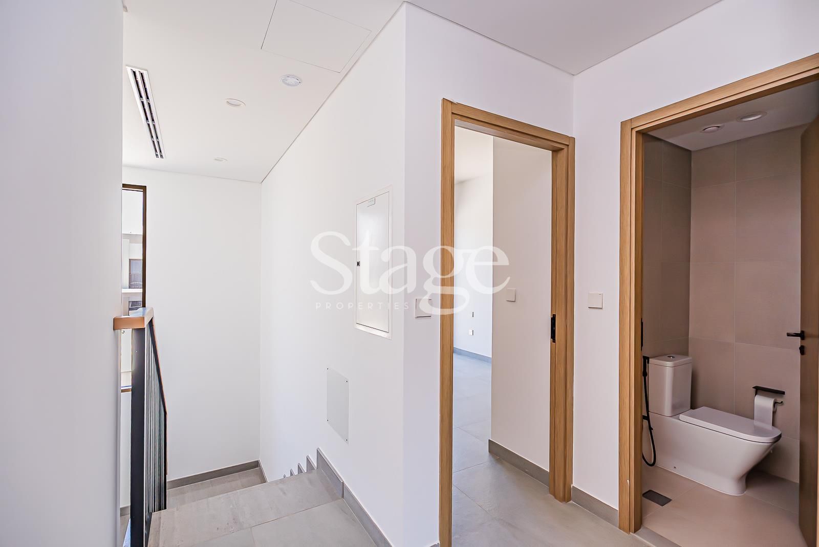 تاون هاوس من ٣ غرف نوم للإيجار في Dubai Land، Dubai TH9682L