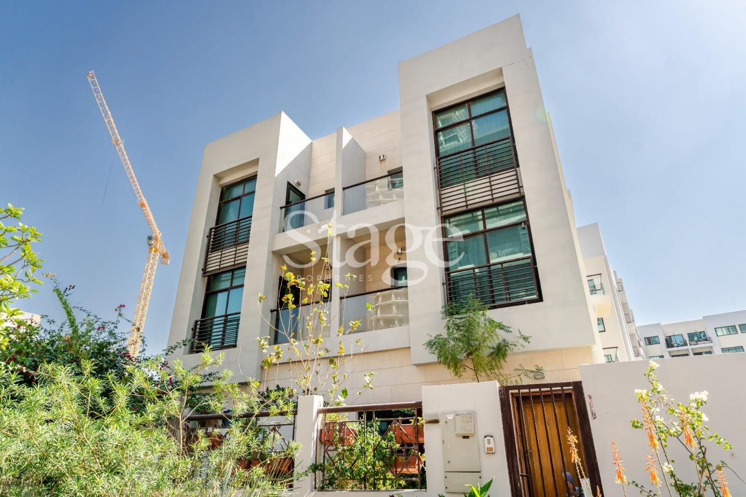 4 bedrooms Villas for Sale in Jumeirah Village Circle, Dubai VI7592S