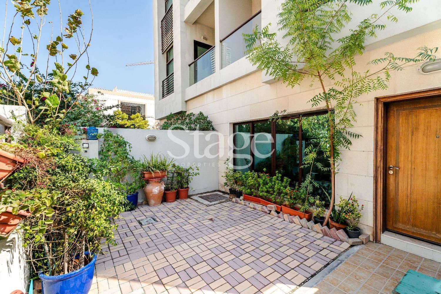 4 bedrooms Villas for Sale in Jumeirah Village Circle, Dubai VI7592S