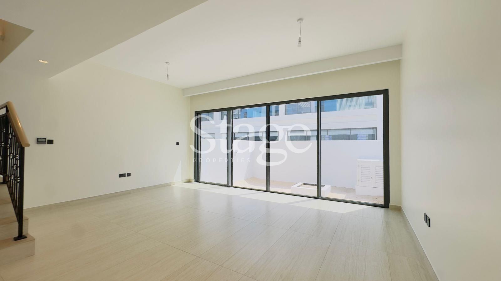 تاون هاوس من ٤ غرف نوم للبيع في Damac Lagoons، Dubai TH10019S