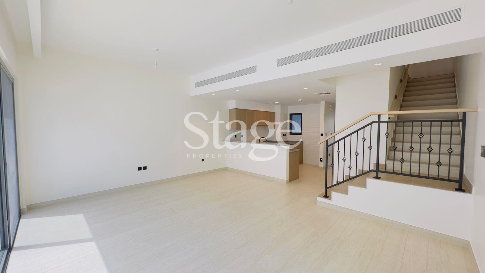 تاون هاوس من ٤ غرف نوم للبيع في Damac Lagoons، Dubai TH10019S