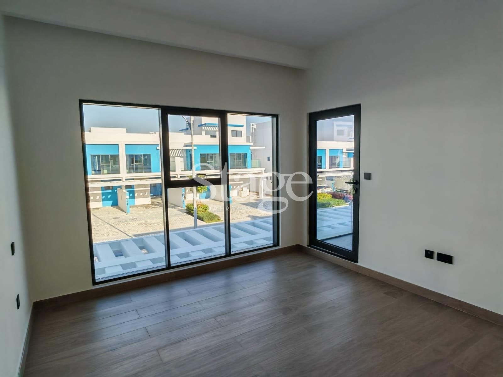 تاون هاوس من ٤ غرف نوم للبيع في Damac Lagoons، Dubai TH10019S