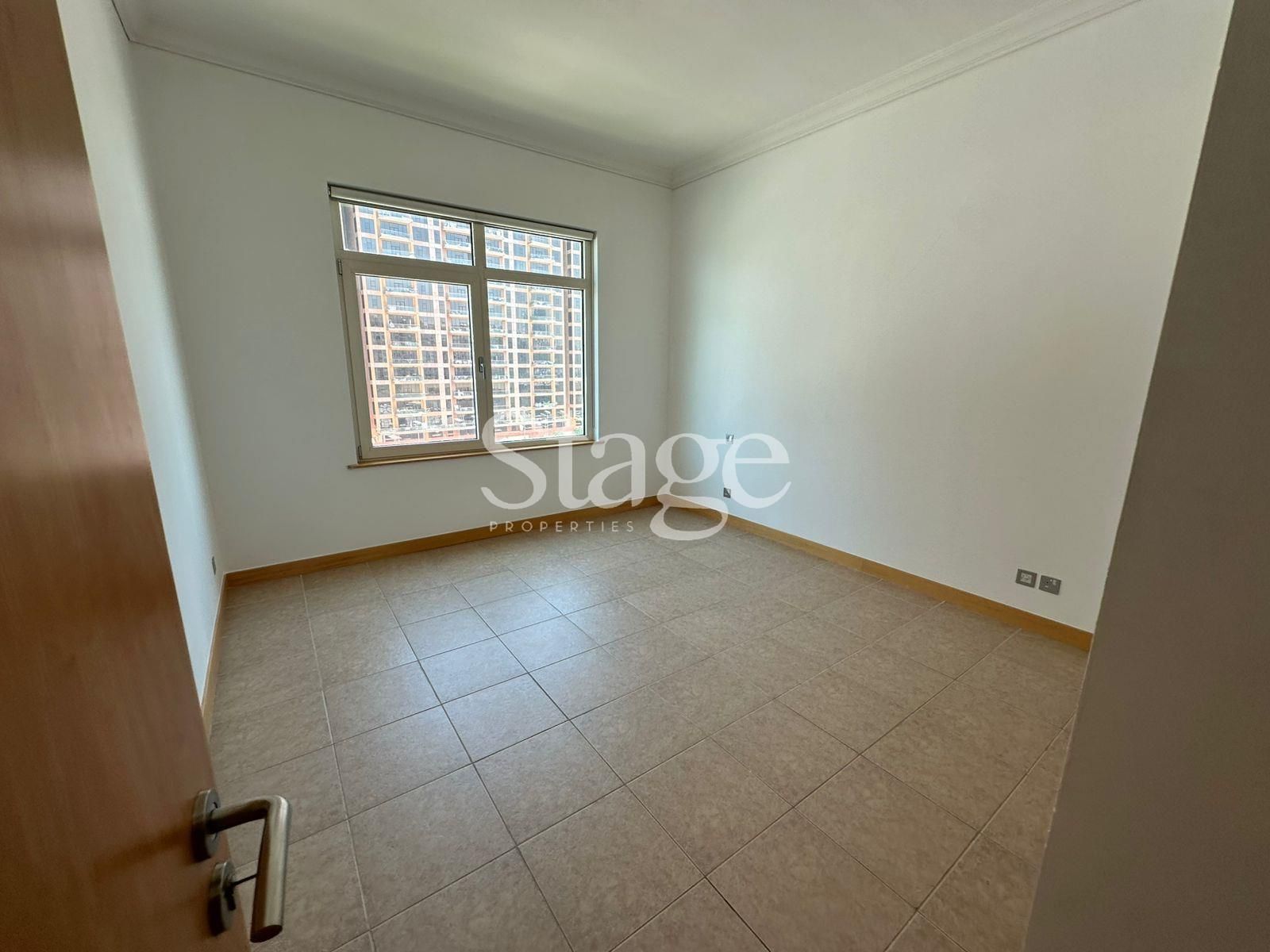 2 bedrooms apartment for Rent in Palm Jumeirah, Dubai AP9527L