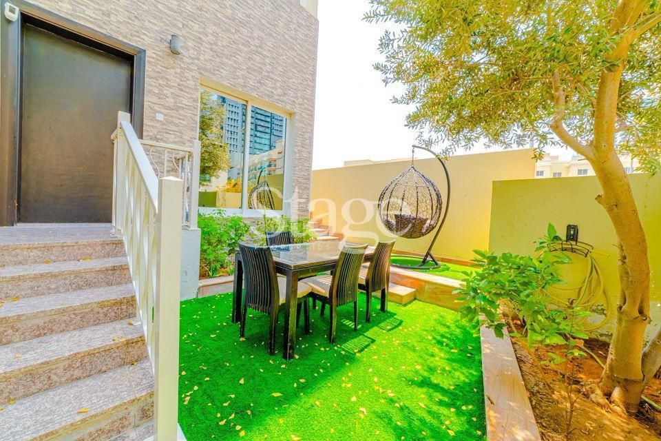 تاون هاوس من ٥ غرف نوم للبيع في Jumeirah Village Circle، Dubai TH7667S