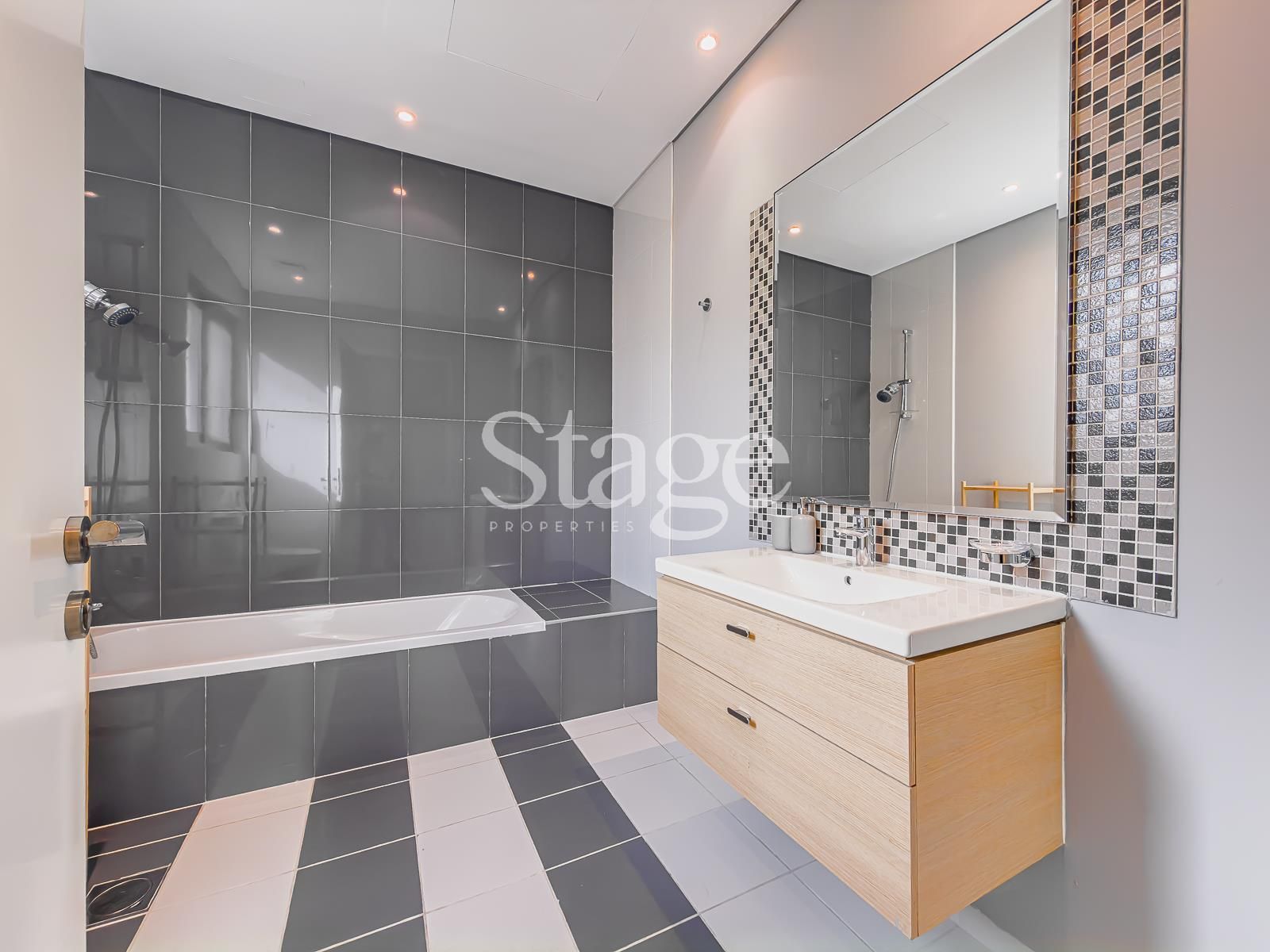 3 bedrooms Twin Villas for Rent in DAMAC Hills, Dubai VI8941L