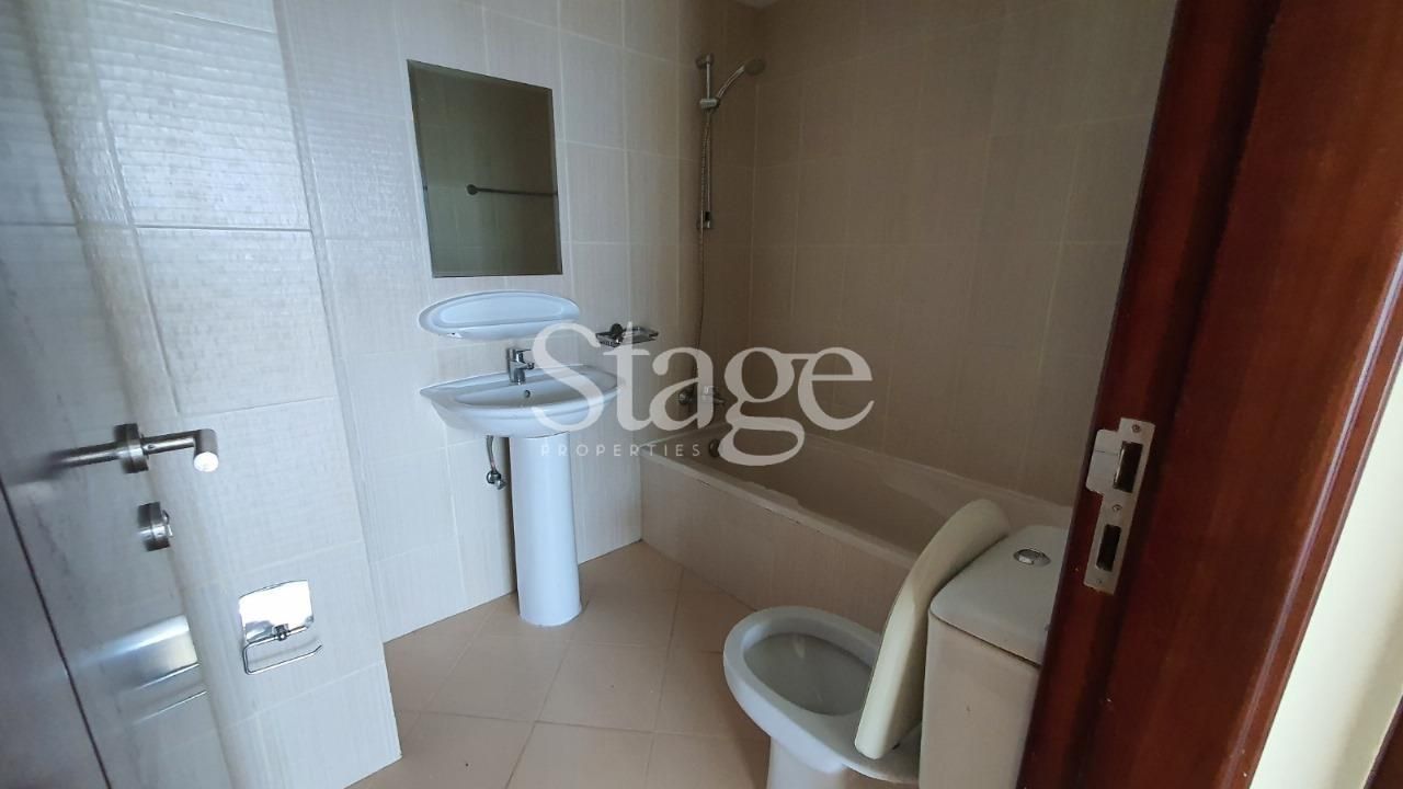 2 bedrooms apartment for Rent in Dubai Sports City, Dubai AP7439L