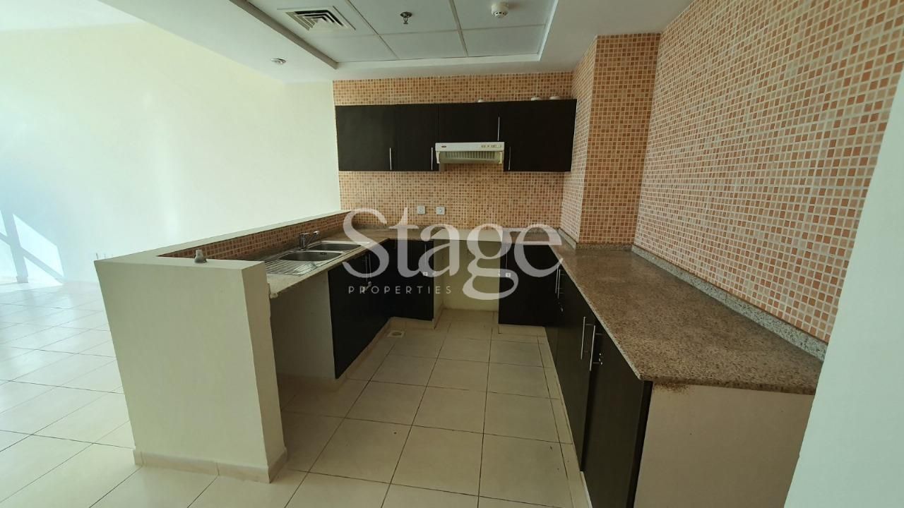 2 bedrooms apartment for Rent in Dubai Sports City, Dubai AP7439L