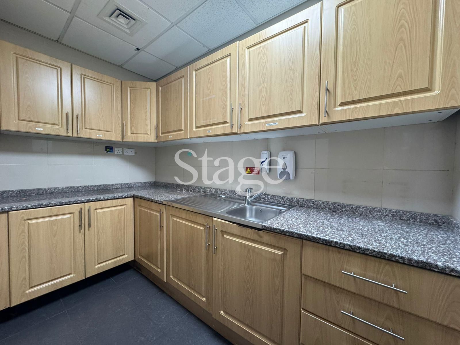 Office Space for Rent in Dubai Investment Park, Dubai OF8319L