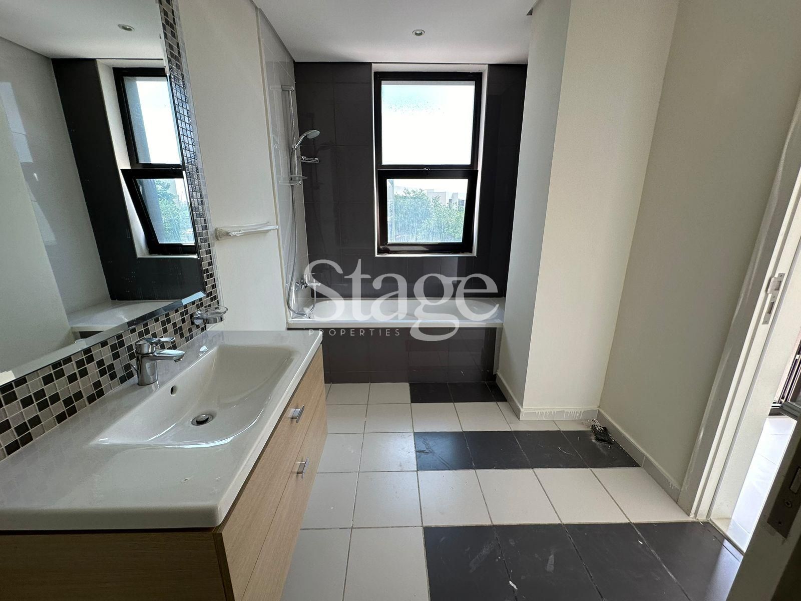 3 bedrooms Twin Villas for Rent in DAMAC Hills, Dubai VI9974L