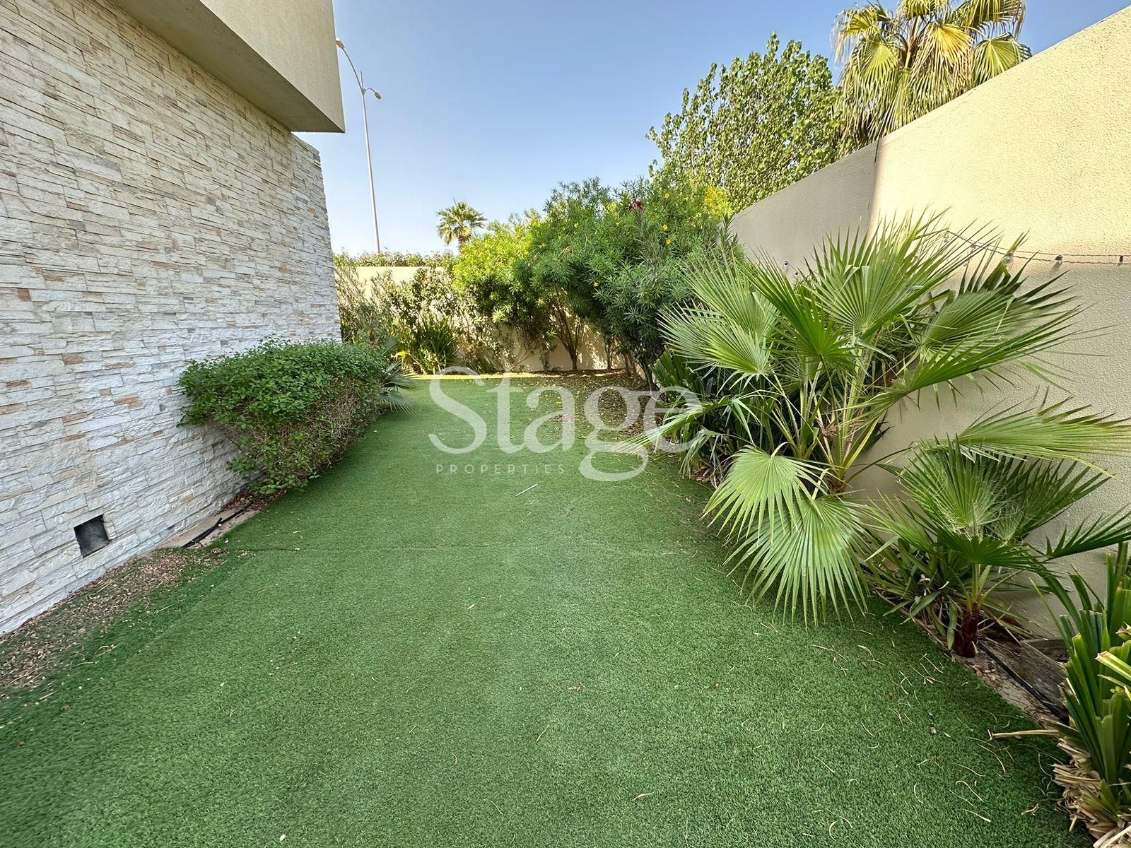 3 bedrooms Twin Villas for Rent in DAMAC Hills, Dubai VI9974L