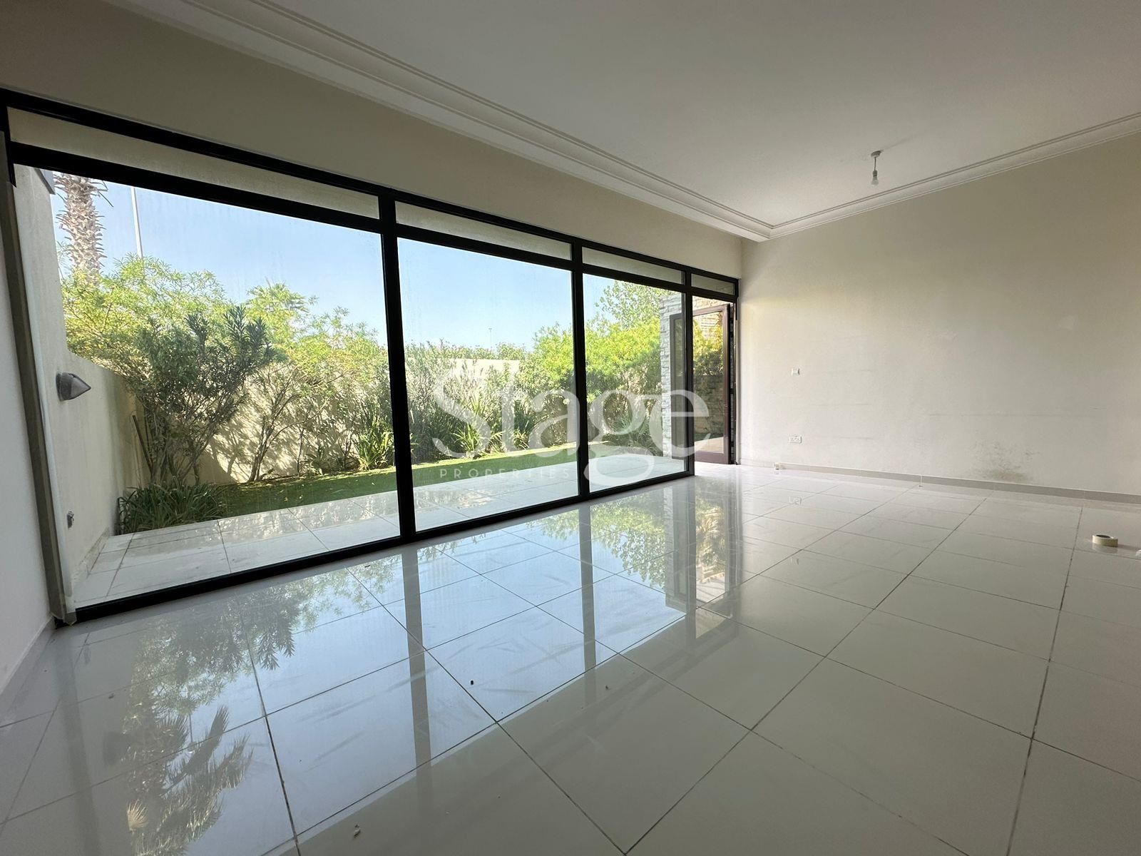 3 bedrooms Twin Villas for Rent in DAMAC Hills, Dubai VI9974L