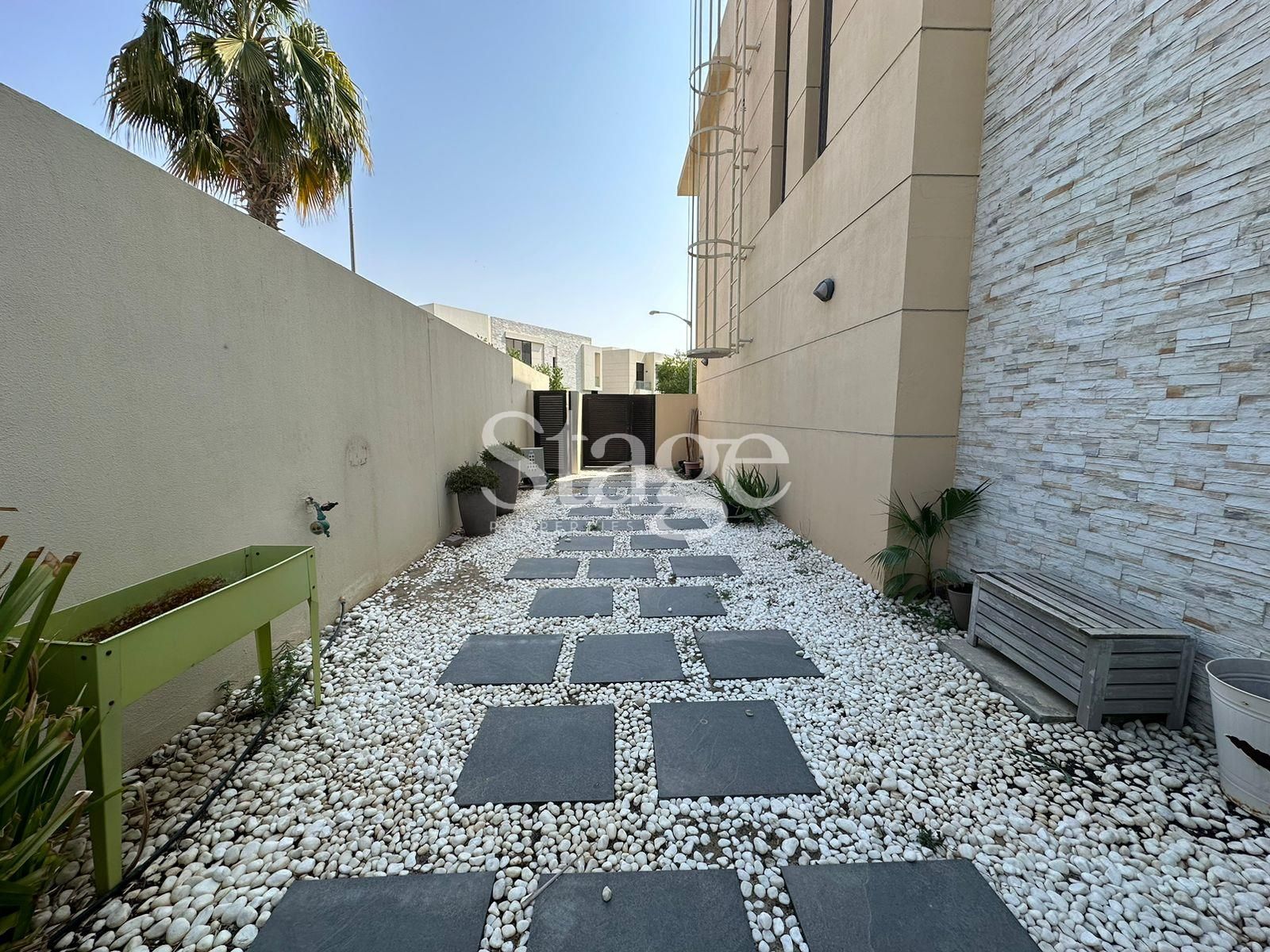 3 bedrooms Twin Villas for Rent in DAMAC Hills, Dubai VI9974L