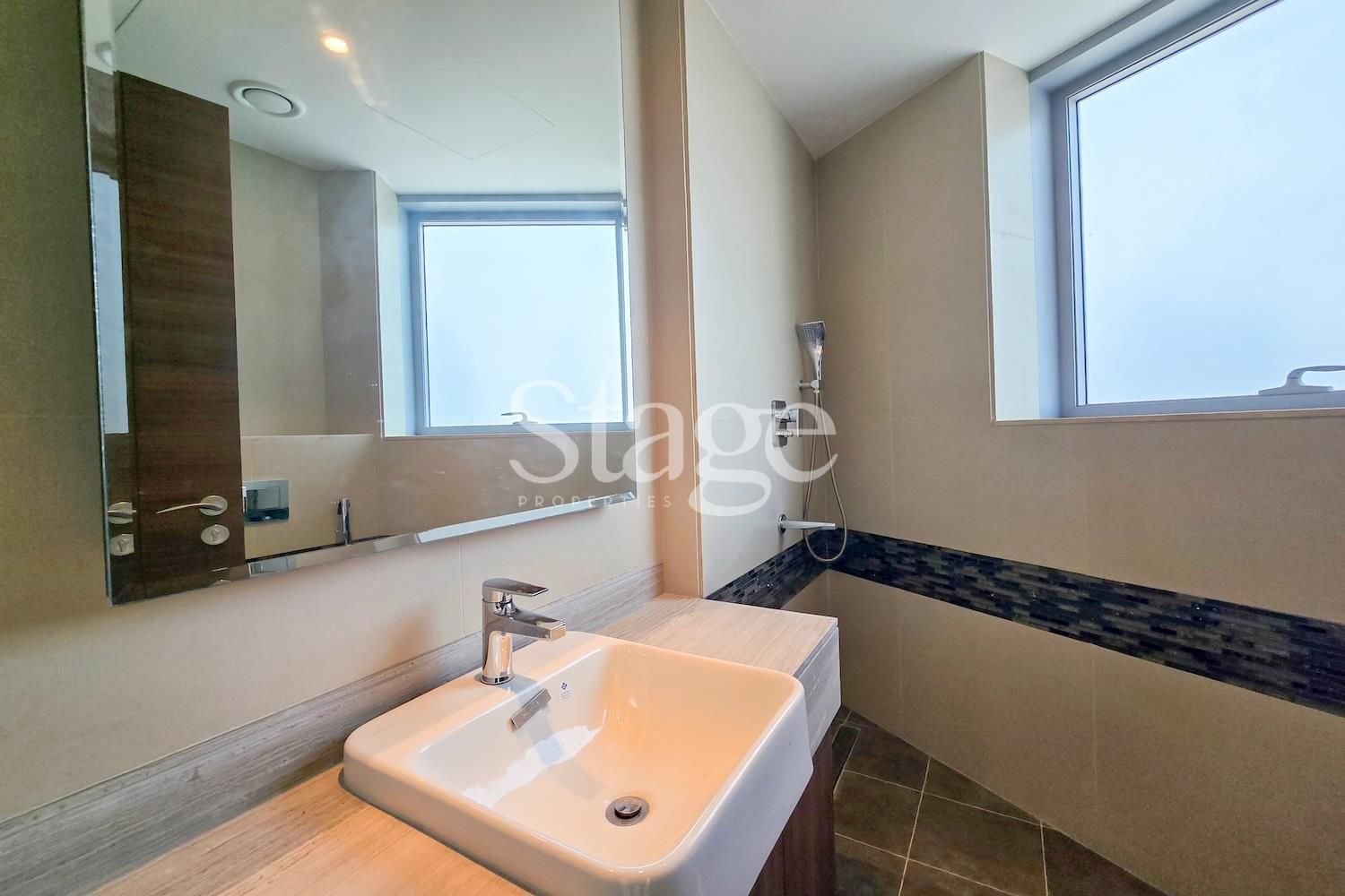 شقة من ٣ غرف نوم للبيع في Downtown Dubai، Dubai AP8469S