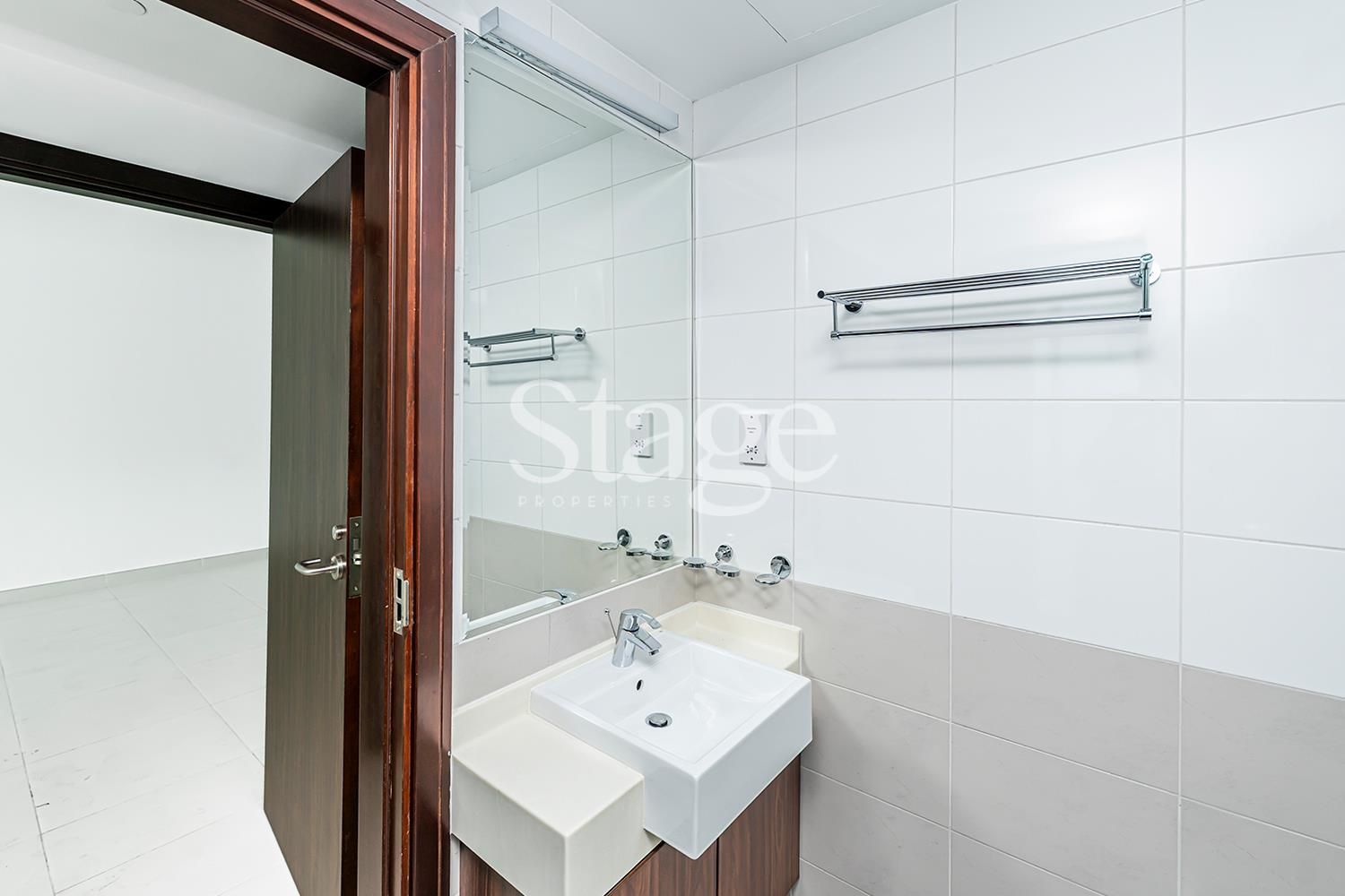 1 bedroom apartment for Rent in Palm Jumeirah, Dubai AP8189L