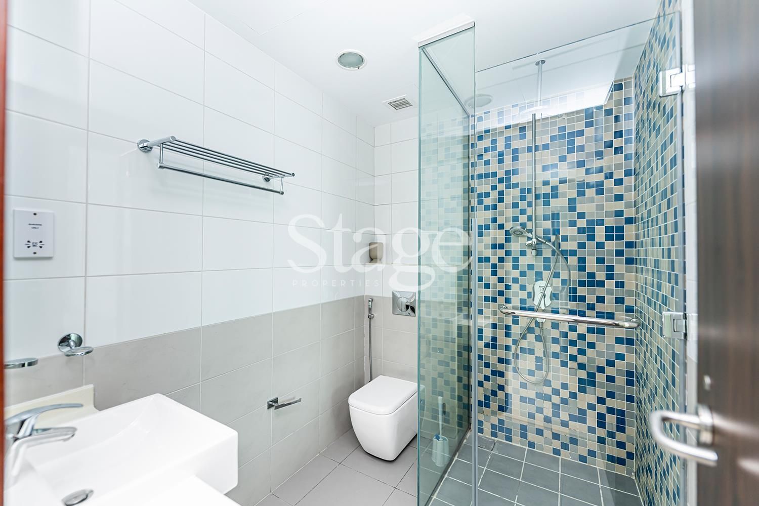 1 bedroom apartment for Rent in Palm Jumeirah, Dubai AP8189L