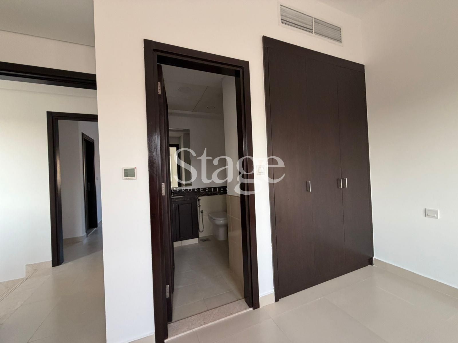 2 bedrooms Villas for Sale in Serena, Dubai VI9332S