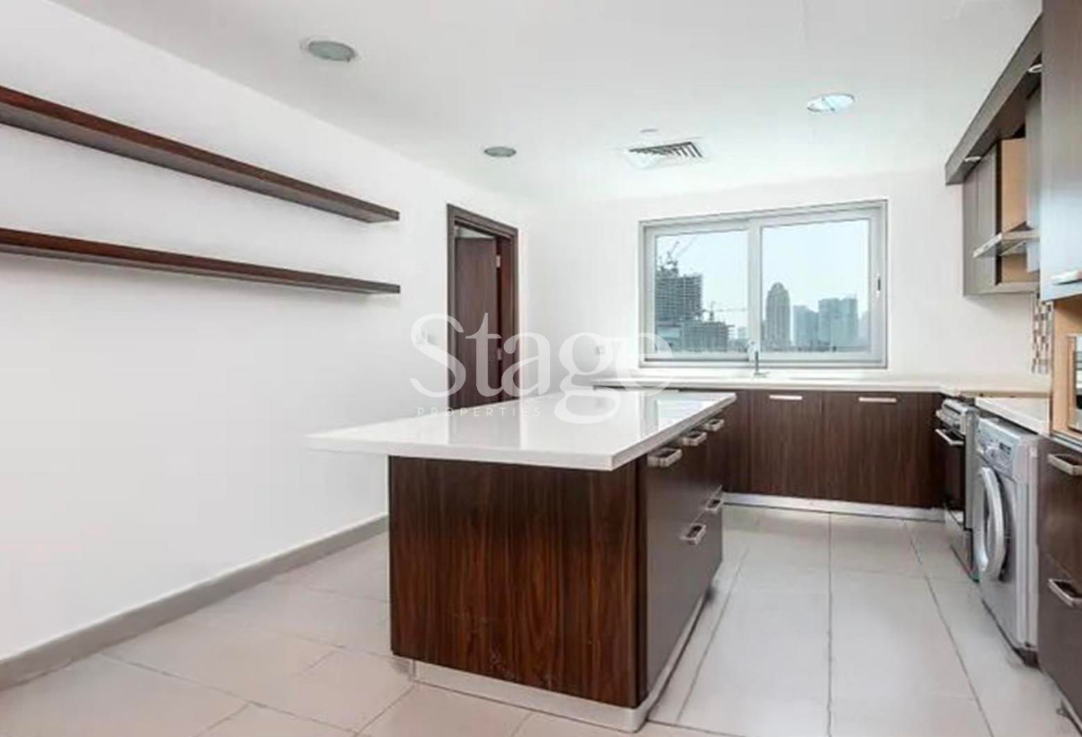 2 bedrooms apartment for Rent in Palm Jumeirah, Dubai AP7558L