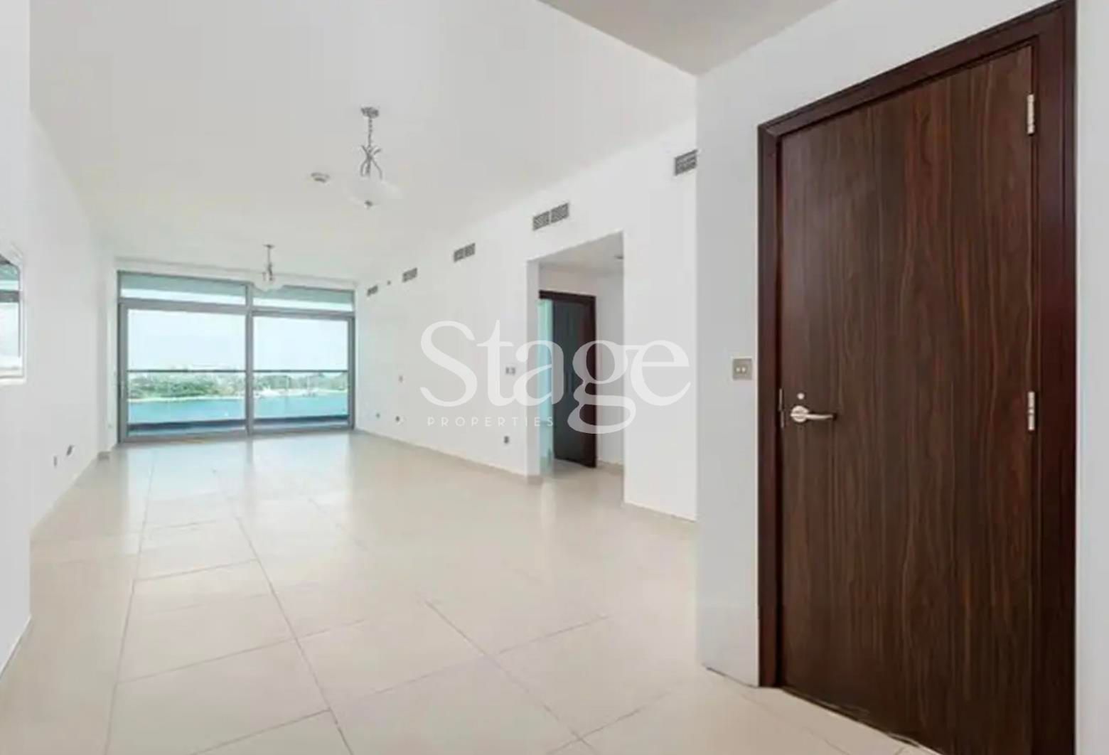 2 bedrooms apartment for Rent in Palm Jumeirah, Dubai AP7558L