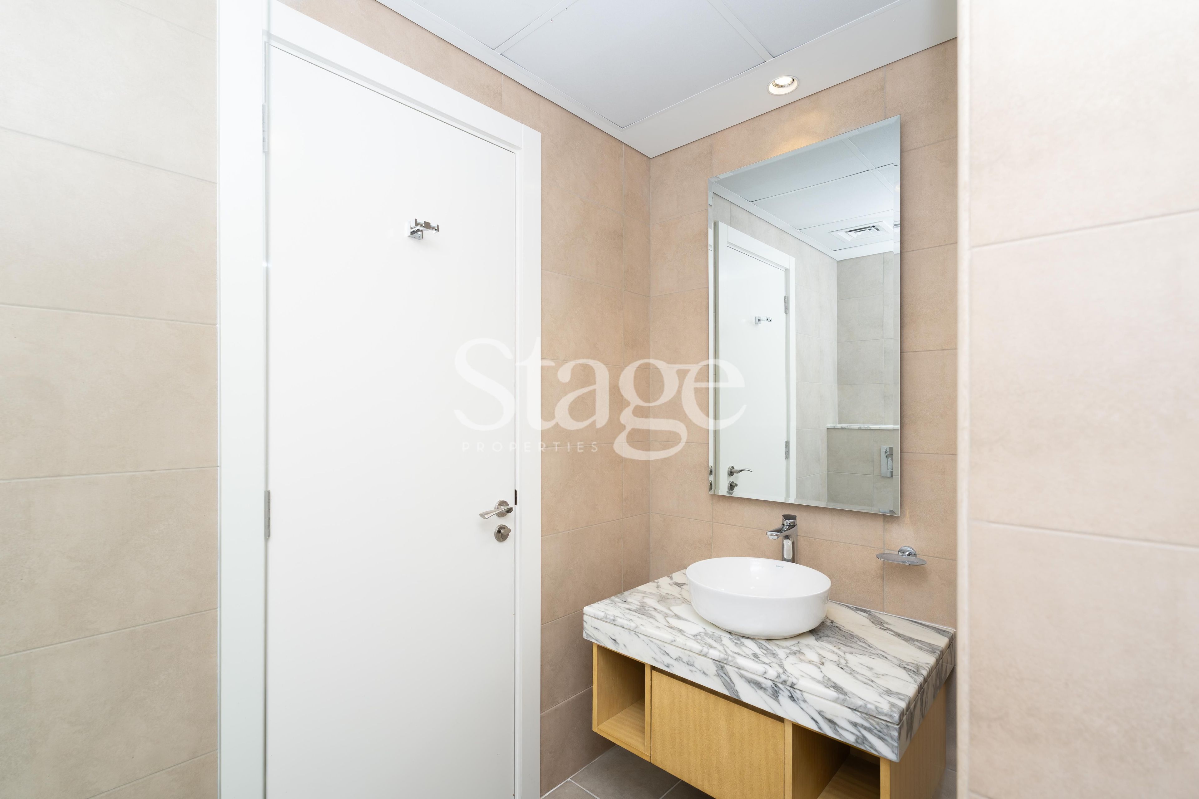 1 bedroom apartment for Rent in Business Bay, Dubai AP8655L