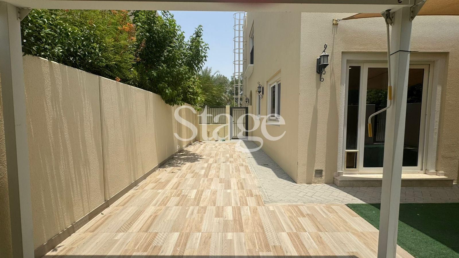 4 bedrooms Townhouse for Rent in Dubai Land, Dubai TH8288L