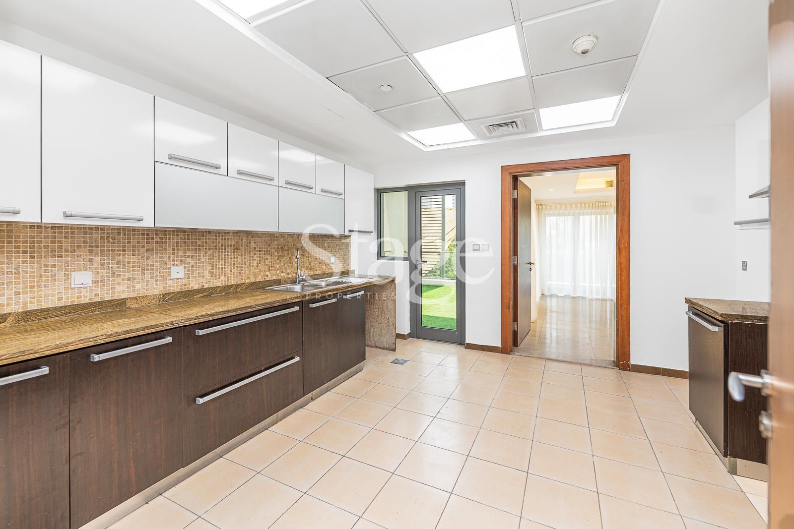 4 bedrooms Twin Villas for Sale in Business Bay, Dubai VI9029S