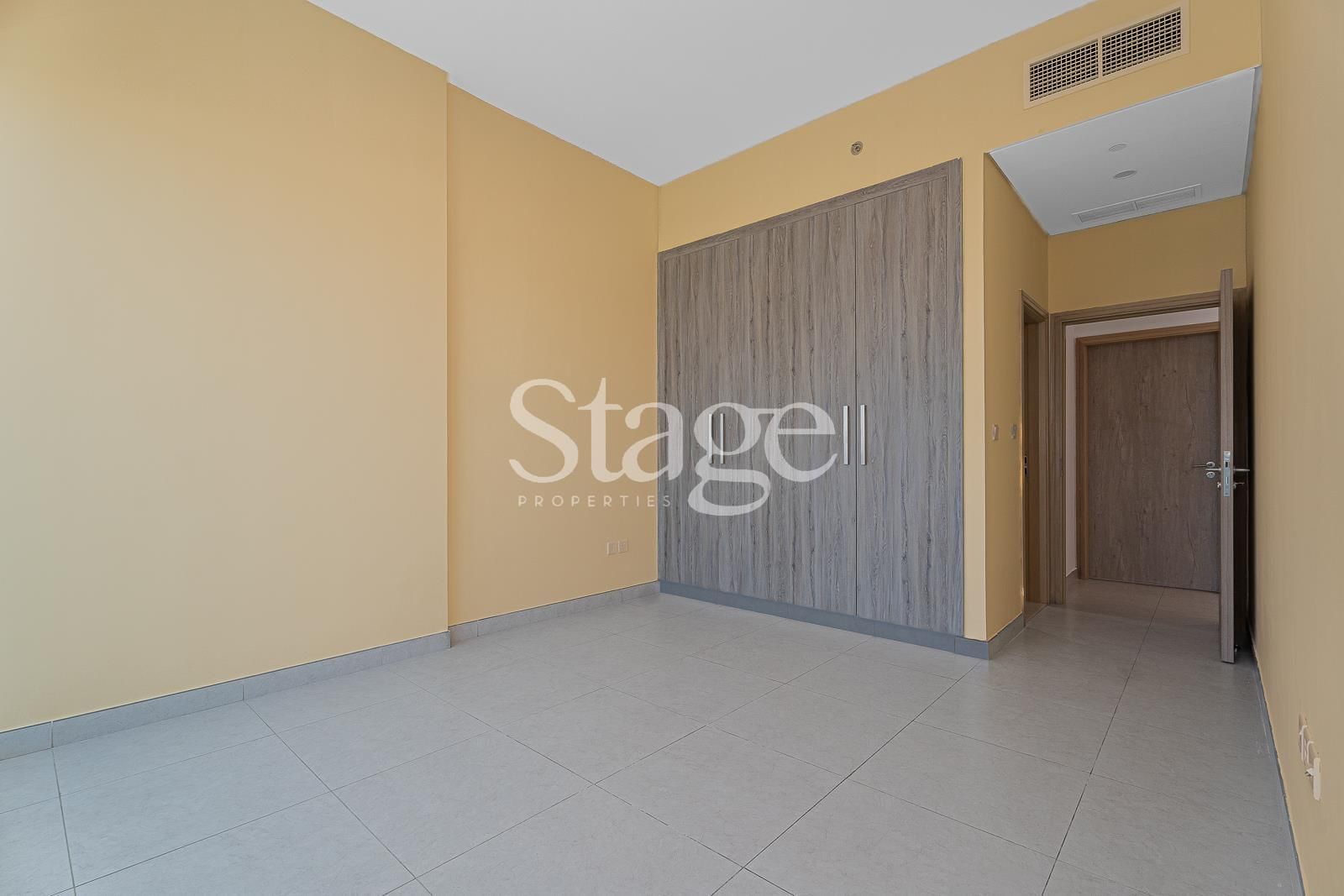 1 bedroom apartment for Sale in Business Bay, Dubai AP7569S