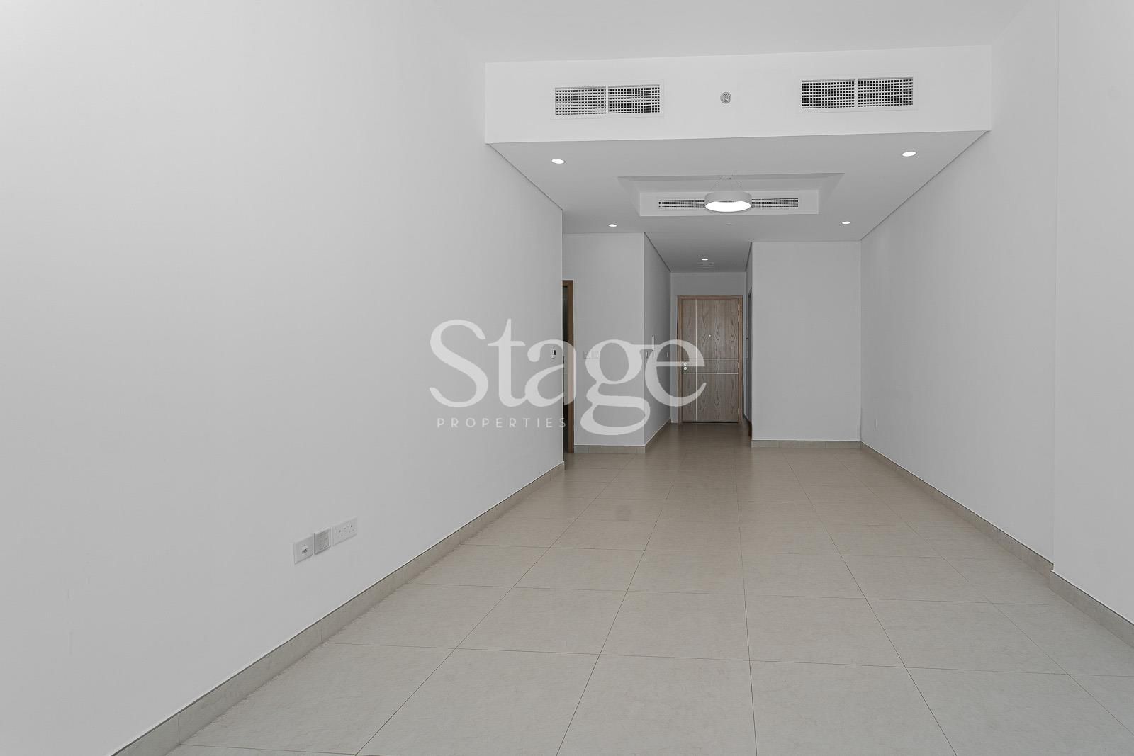 1 bedroom apartment for Sale in Business Bay, Dubai AP7569S