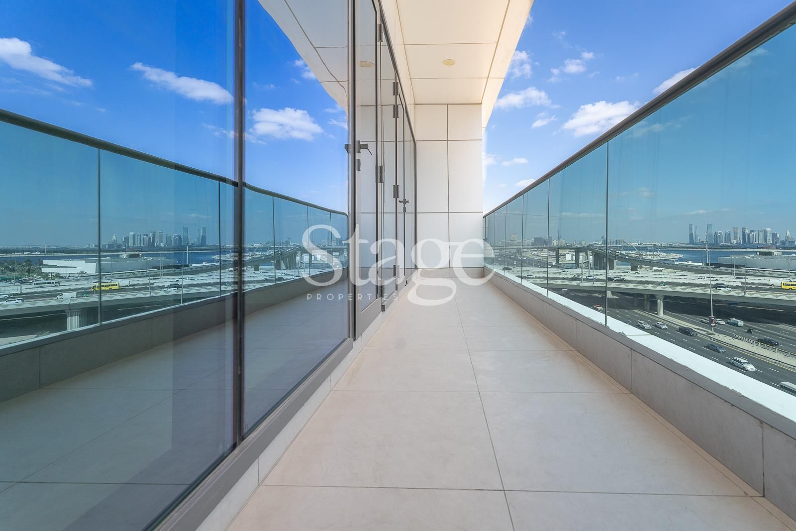 1 bedroom apartment for Sale in Business Bay, Dubai AP7569S