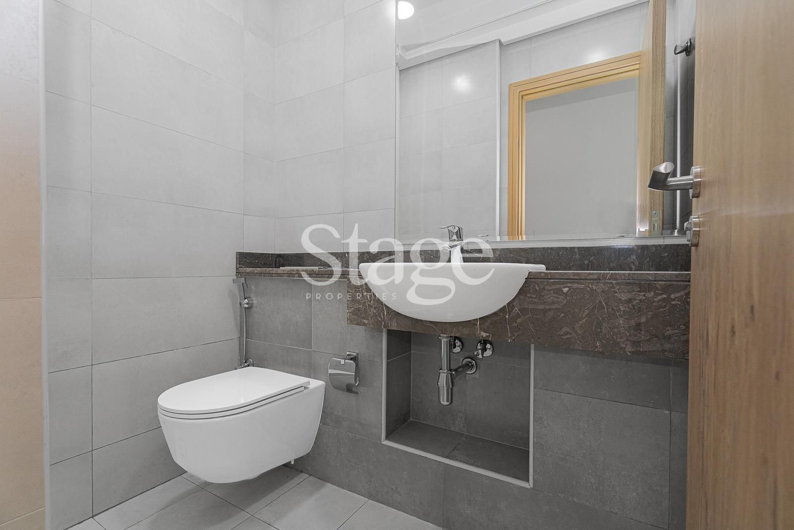 1 bedroom apartment for Sale in Business Bay, Dubai AP7569S