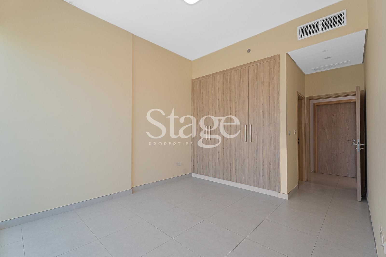 1 bedroom apartment for Sale in Business Bay, Dubai AP7569S