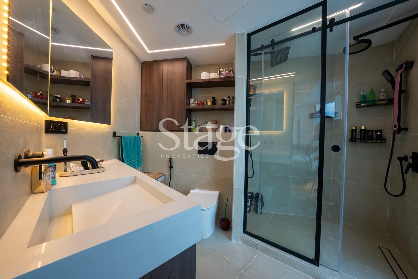 2 bedrooms apartment for Rent in Jumeirah Lake Towers, Dubai AP9961L